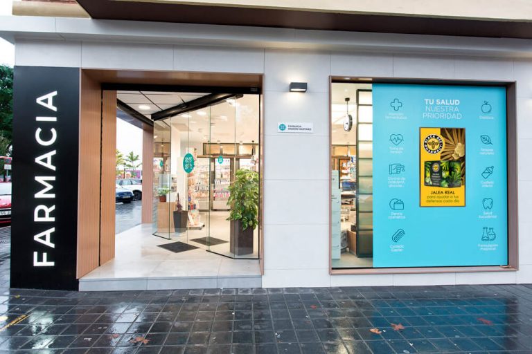 Escaparate de otoño para farmacia Ramon Martinez