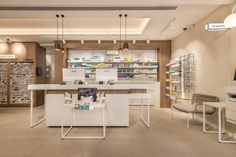 farmacia reformada por Apotheka